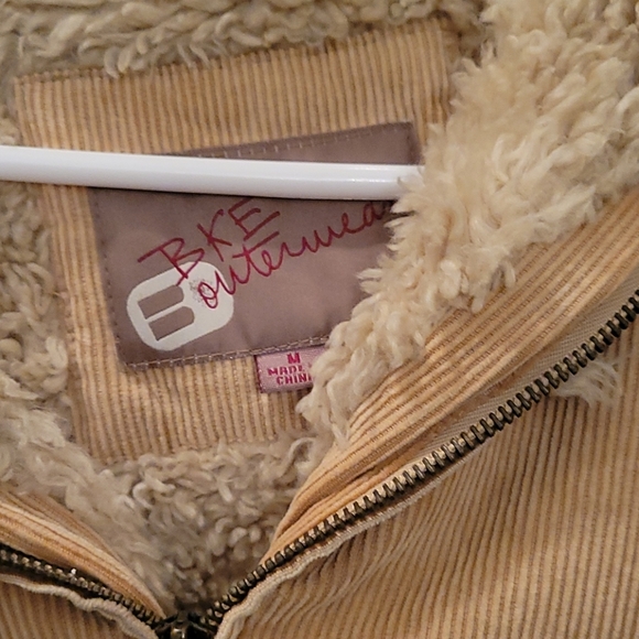 Stylish Warm Coat - Picture 2 of 5